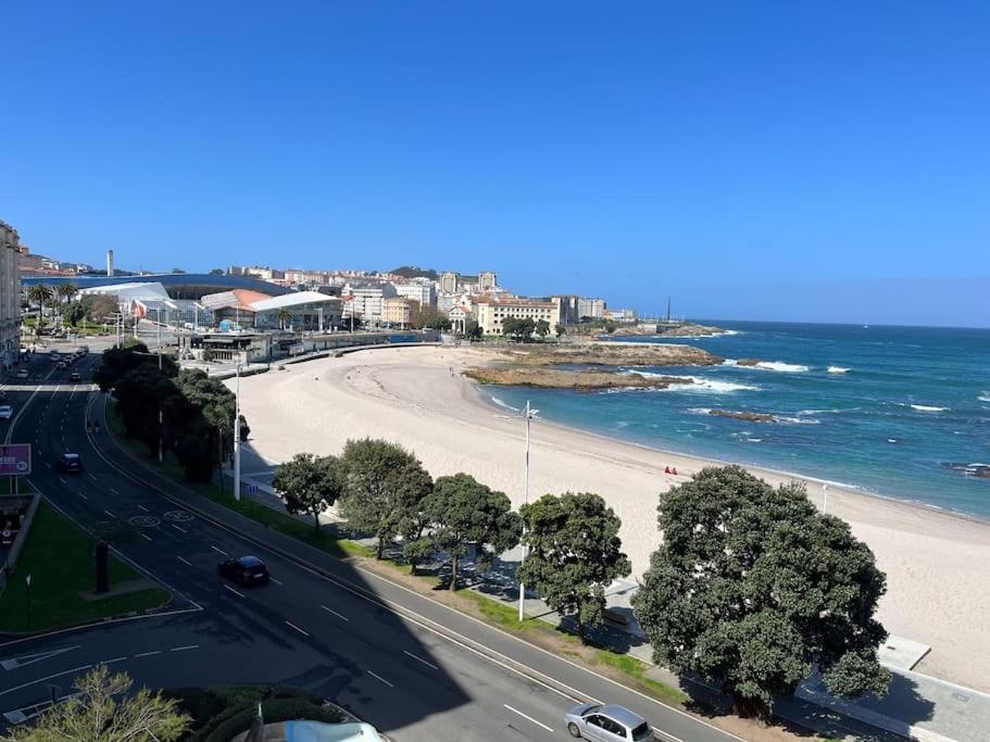 Primera Linea De Playa De Riazor Ла Коруня Екстериор снимка